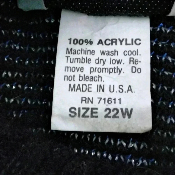 Distinctly Different Sweater - Picture 3 of 3